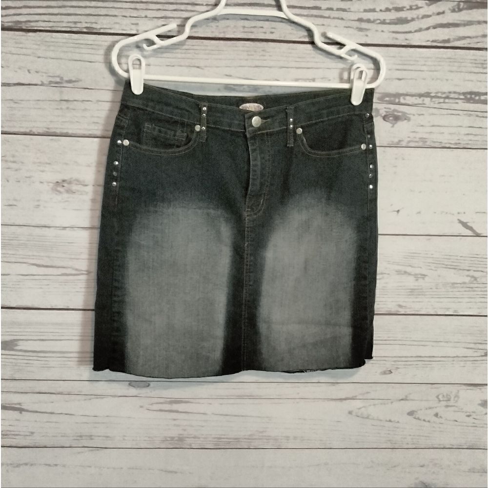 "Zoey Beth" woman's skirt 